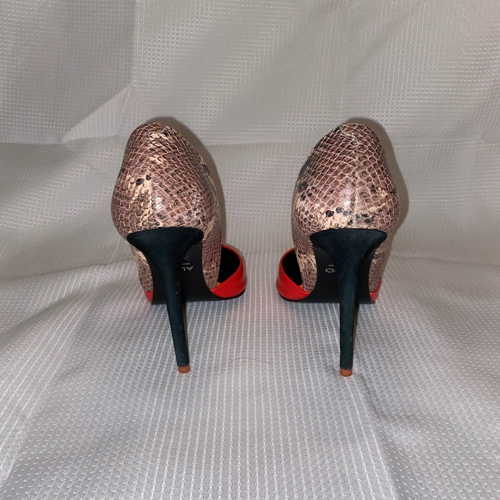 Heels - Picture 3 of 3